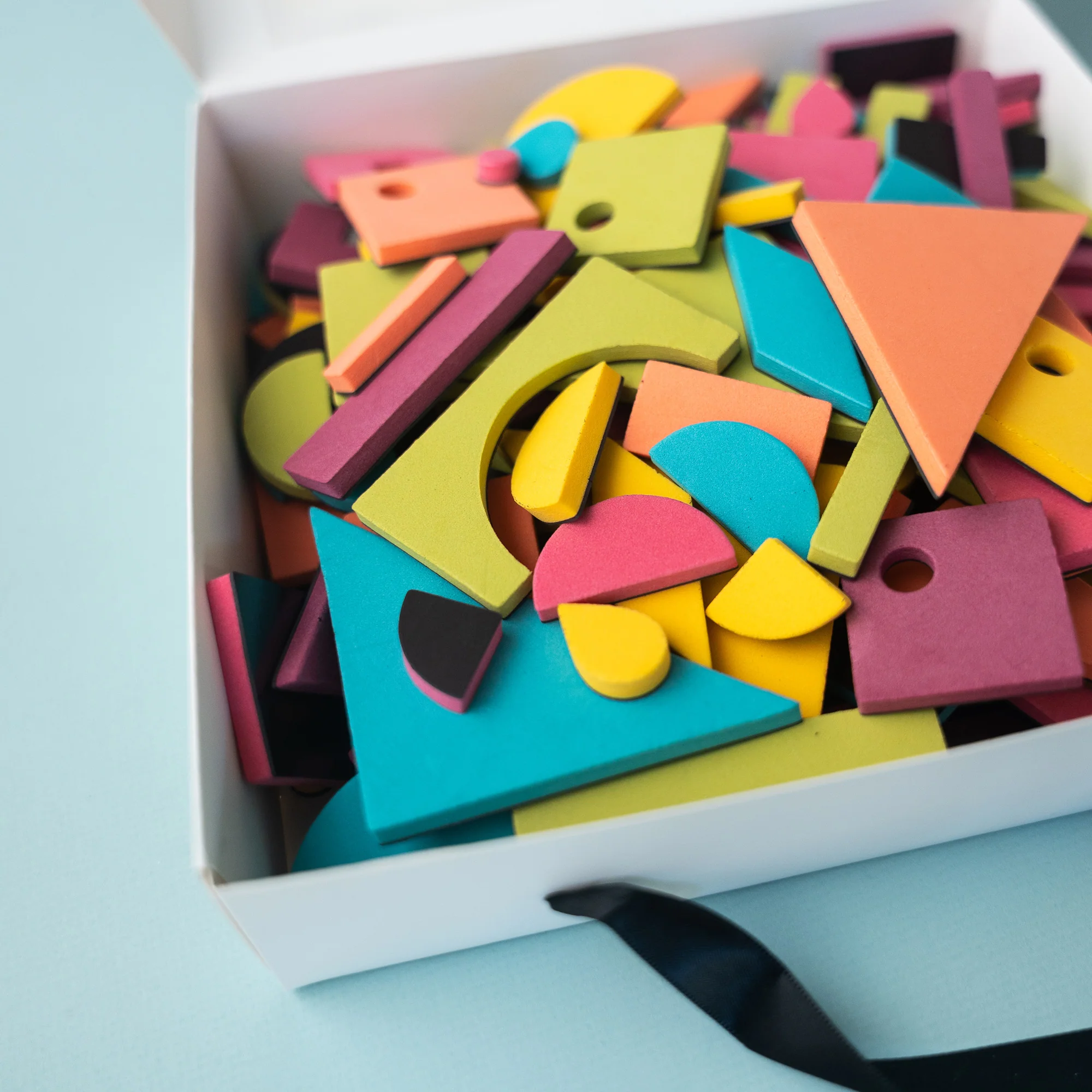 198pc Magnetic Shapes in Rainbow Pop - Image 5
