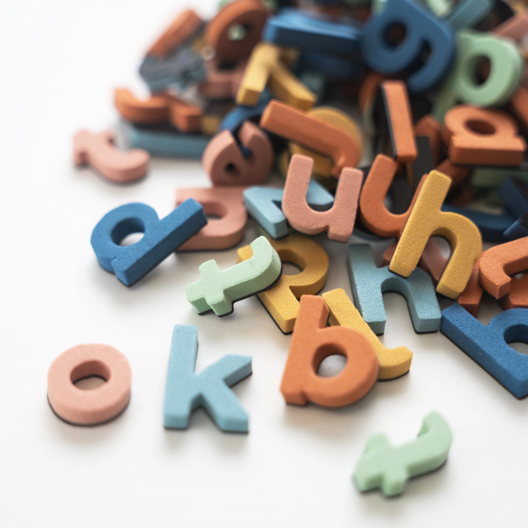 1" 140pc Rainbow Dream Lowercase Magnetic Letters - Image 3